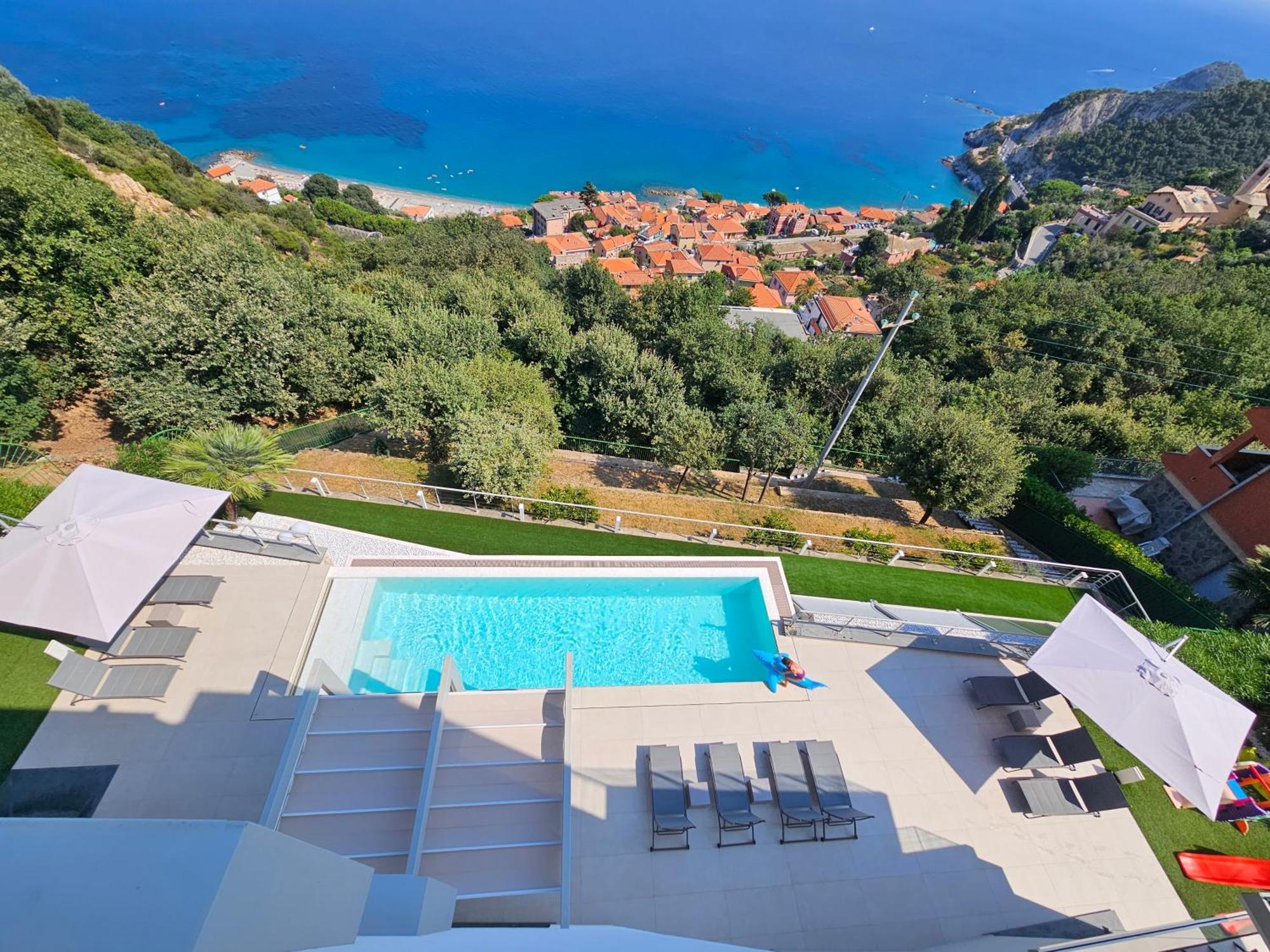 Bergeggi Tindari Sunrise Apartment Exterior photo